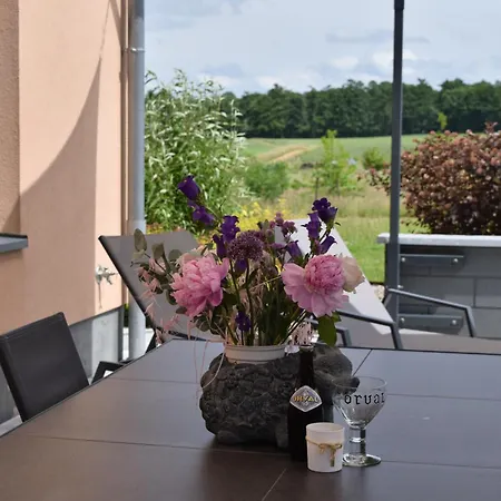 Chez Martine Et Jean-marc Oda ve Kahvaltı *